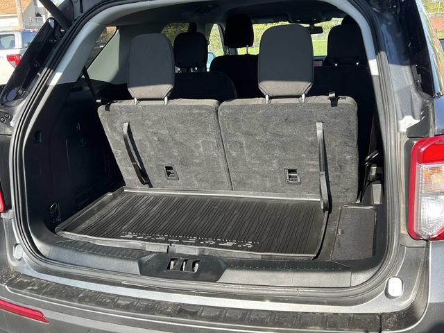 Certified 2022 Ford Explorer XLT w/ Class IV Trailer Tow Package AWD/4WD image 12
