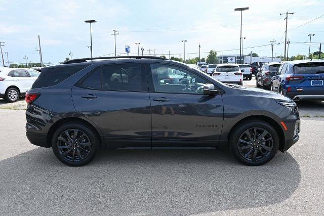Used 2022 Chevrolet Equinox RS w/ Infotainment Package image 8