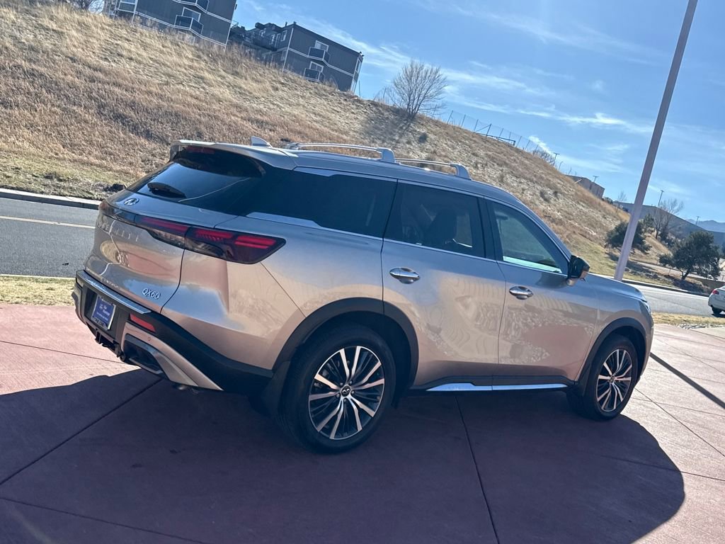 Used 2025 INFINITI QX60 Sensory w/ Vision Package image 8