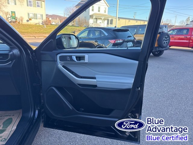 Certified 2022 Ford Explorer XLT w/ Equipment Group 202A image 30