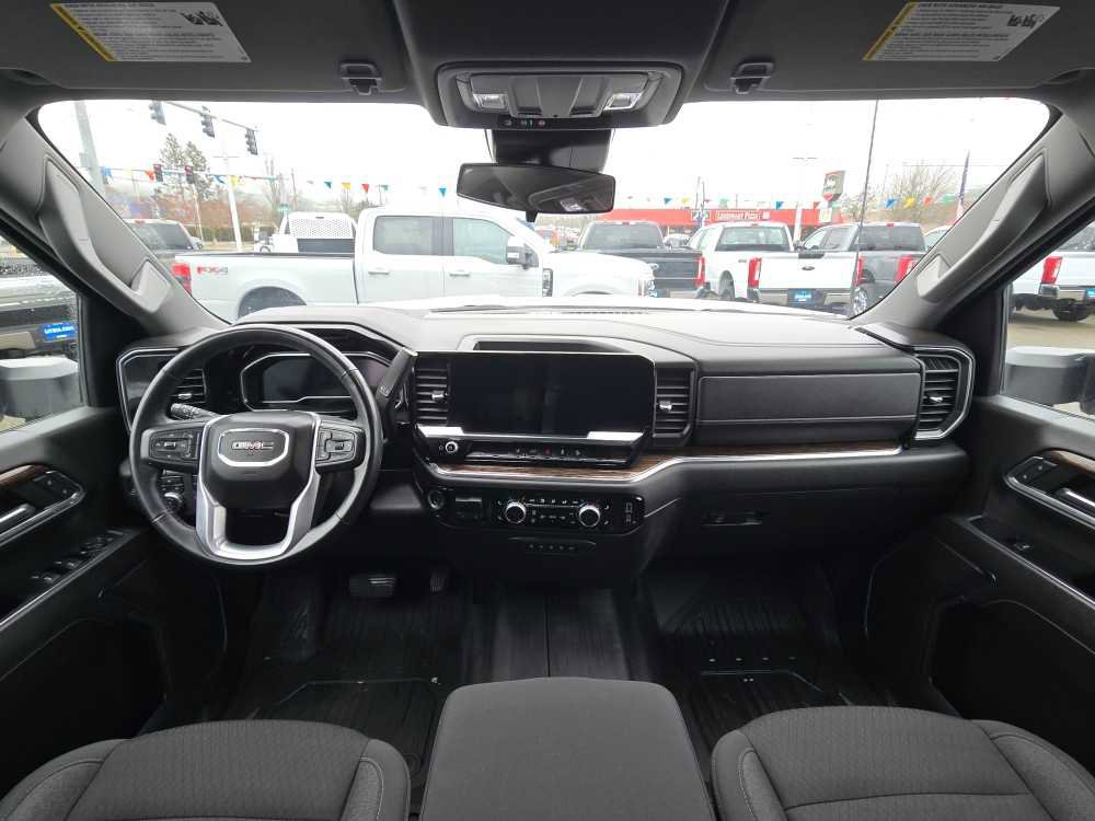 Used 2024 GMC Sierra 3500 SLE w/ SLE Value Package image 16