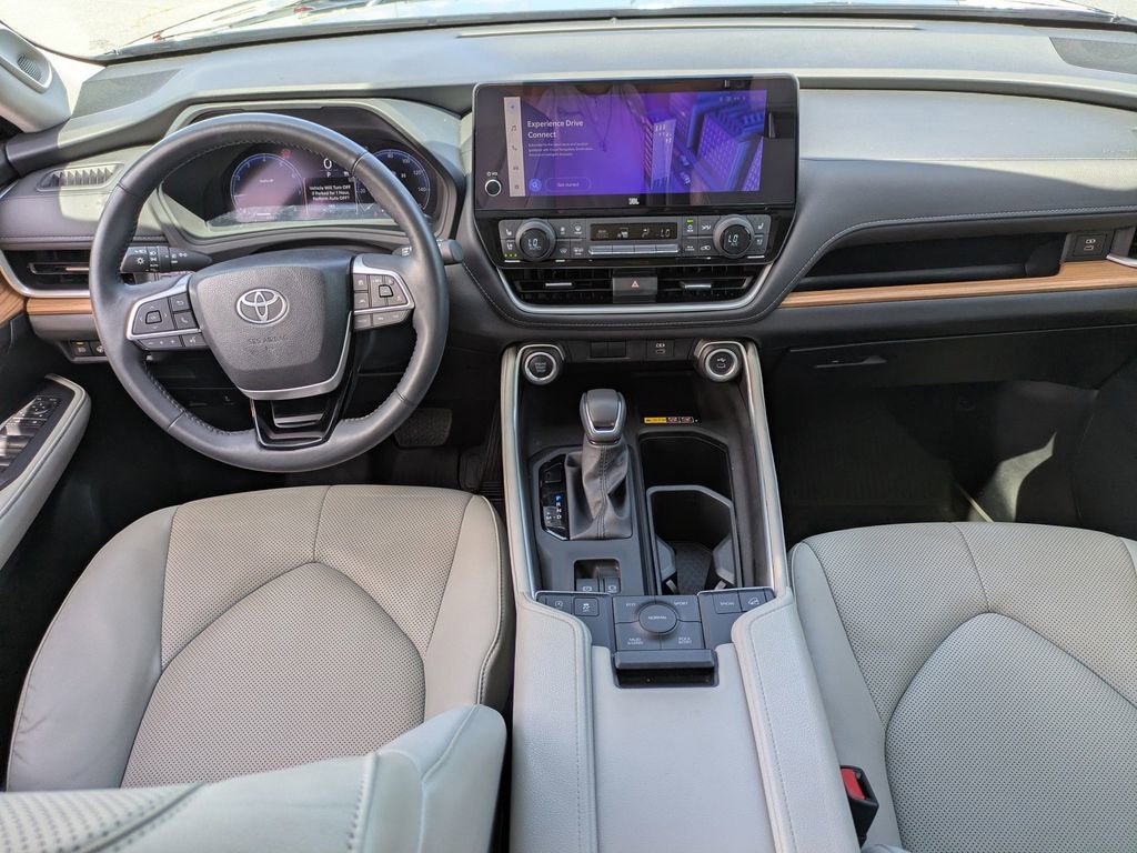 Used 2024 Toyota Grand Highlander AWD image 20