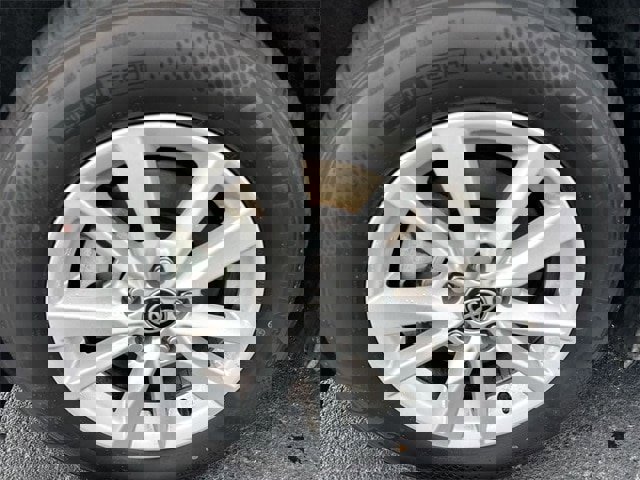 Used 2025 Toyota Camry LE image 11