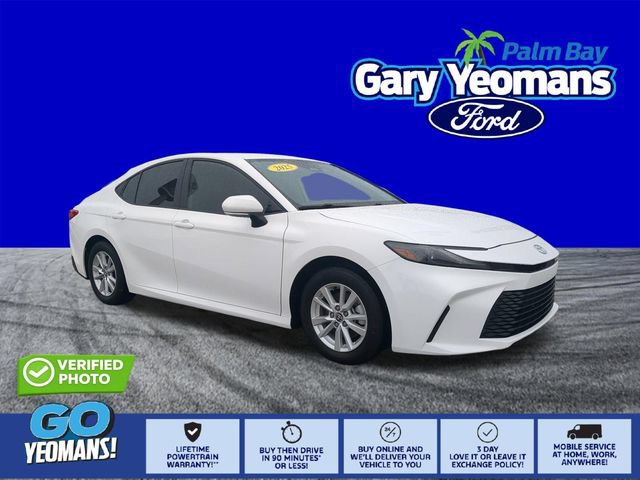 Used 2025 Toyota Camry LE w/ Convenience Package FWD image 1