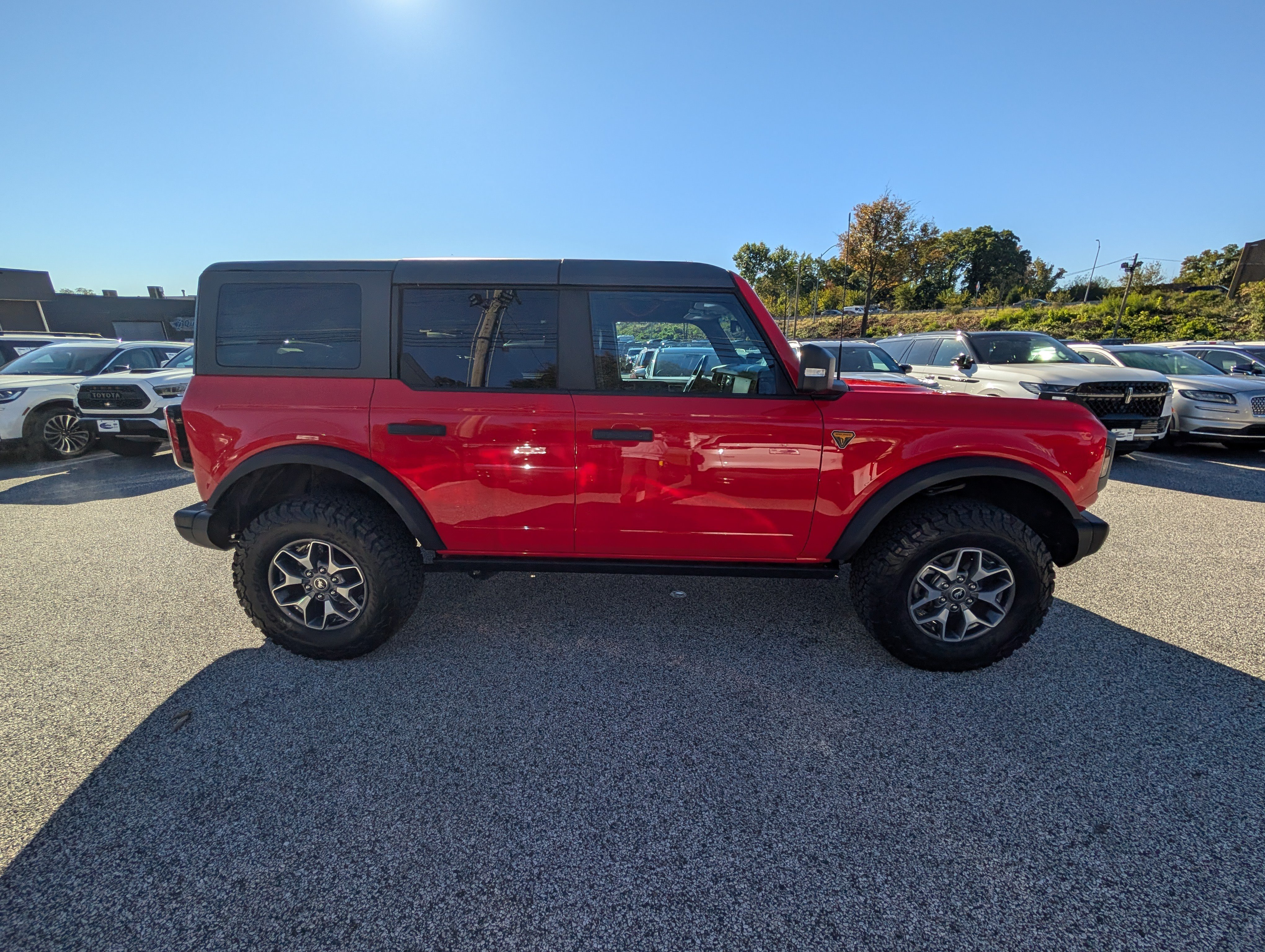 Certified 2023 Ford Bronco Badlands AWD/4WD image 8