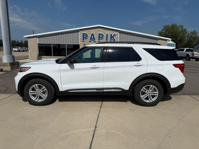 Certified 2023 Ford Explorer XLT w/ Equipment Group 202A AWD/4WD image 3