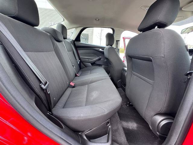 Certified 2017 Ford Focus SE FWD image 21