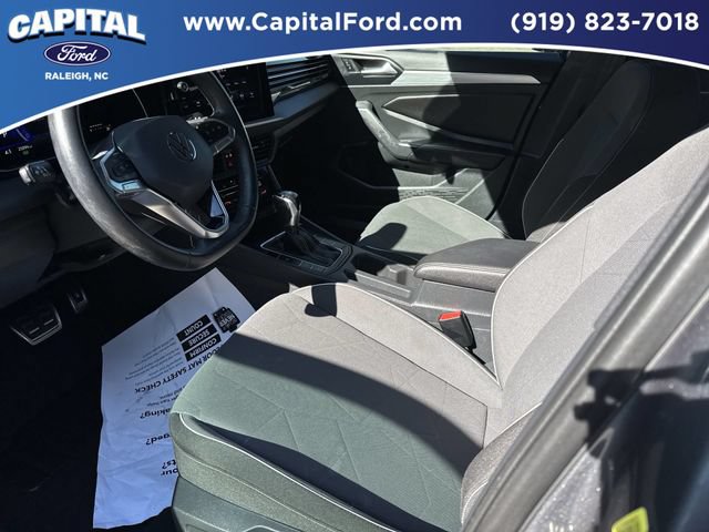 Used 2025 Volkswagen Jetta Sport FWD image 19