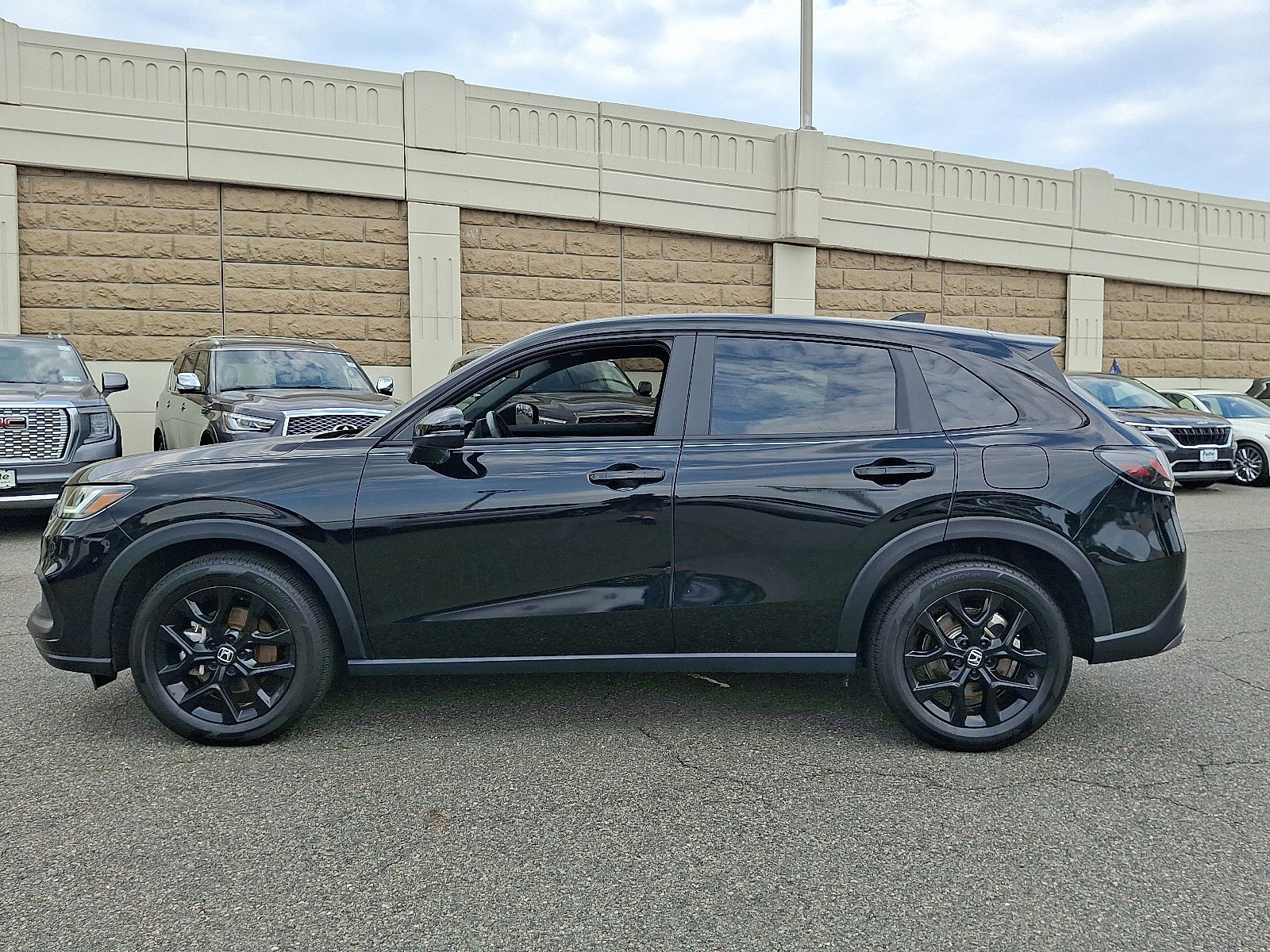 Used 2025 Honda HR-V Sport image 5