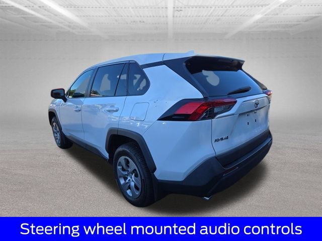 Used 2022 Toyota RAV4 LE AWD/4WD image 7