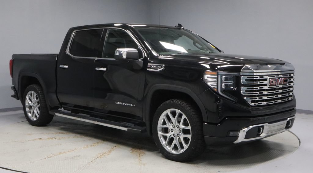 Used 2022 GMC Sierra 1500 Denali w/ Technology Package AWD/4WD image 1