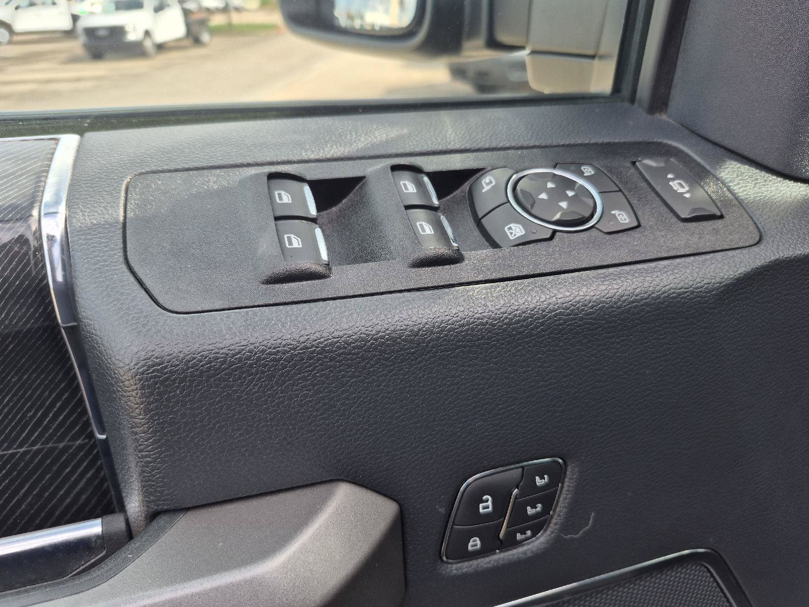 Certified 2022 Ford F450 Platinum w/ FX4 Off-Road Package AWD/4WD image 3