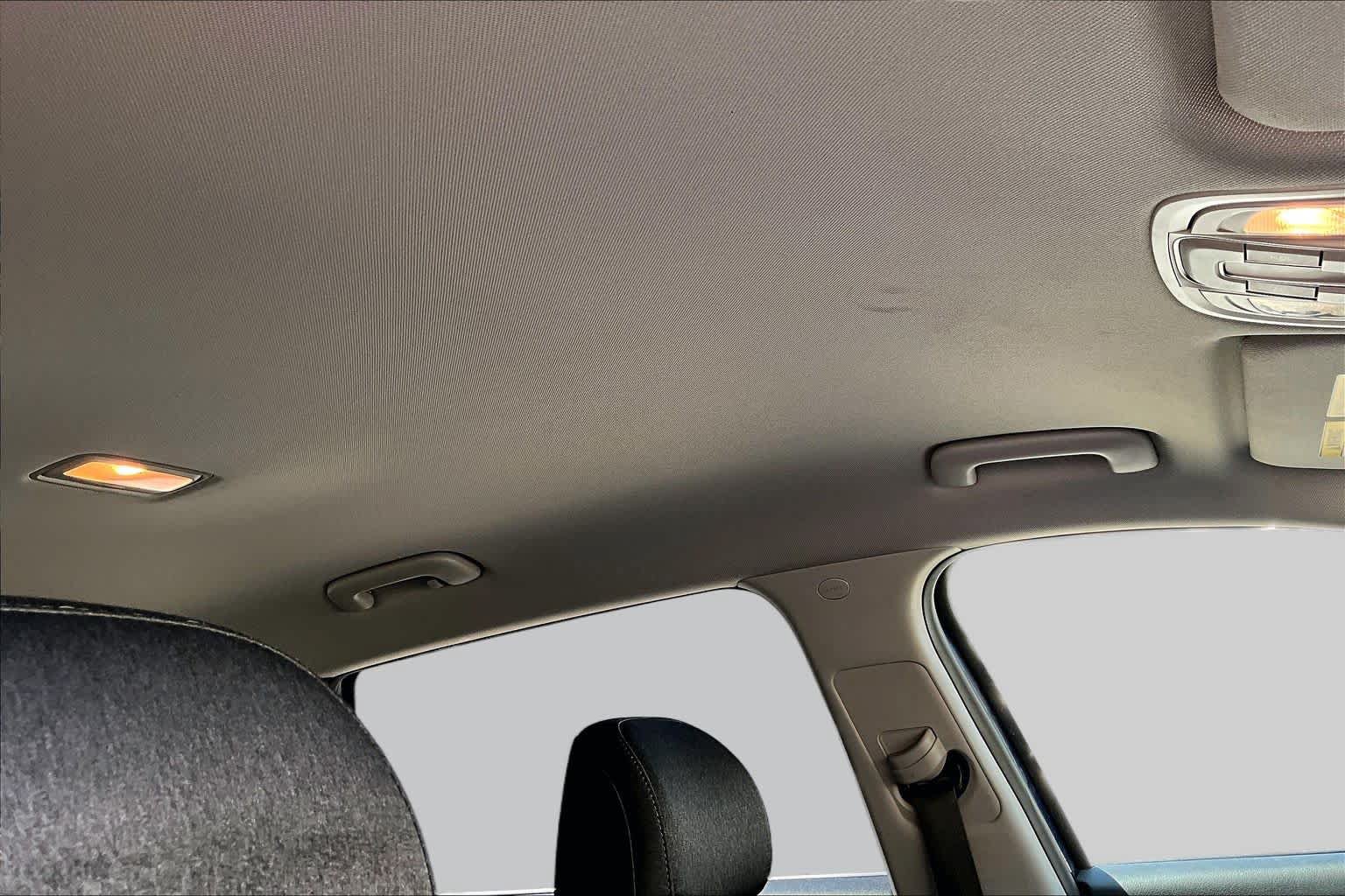 Used 2019 Hyundai Santa Fe SE FWD image 14