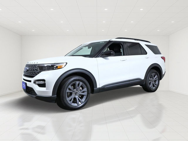 Certified 2023 Ford Explorer XLT w/ Equipment Group 202A AWD/4WD image 2