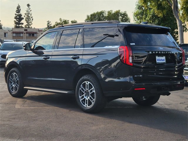 Certified 2025 Ford Expedition Active image 3