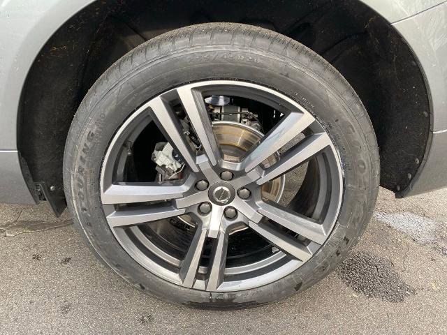 Used 2021 Volvo XC60 T5 Momentum w/ Protection Package Premier image 33