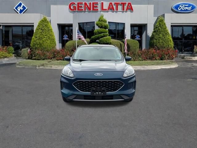 Certified 2020 Ford Escape SE image 3