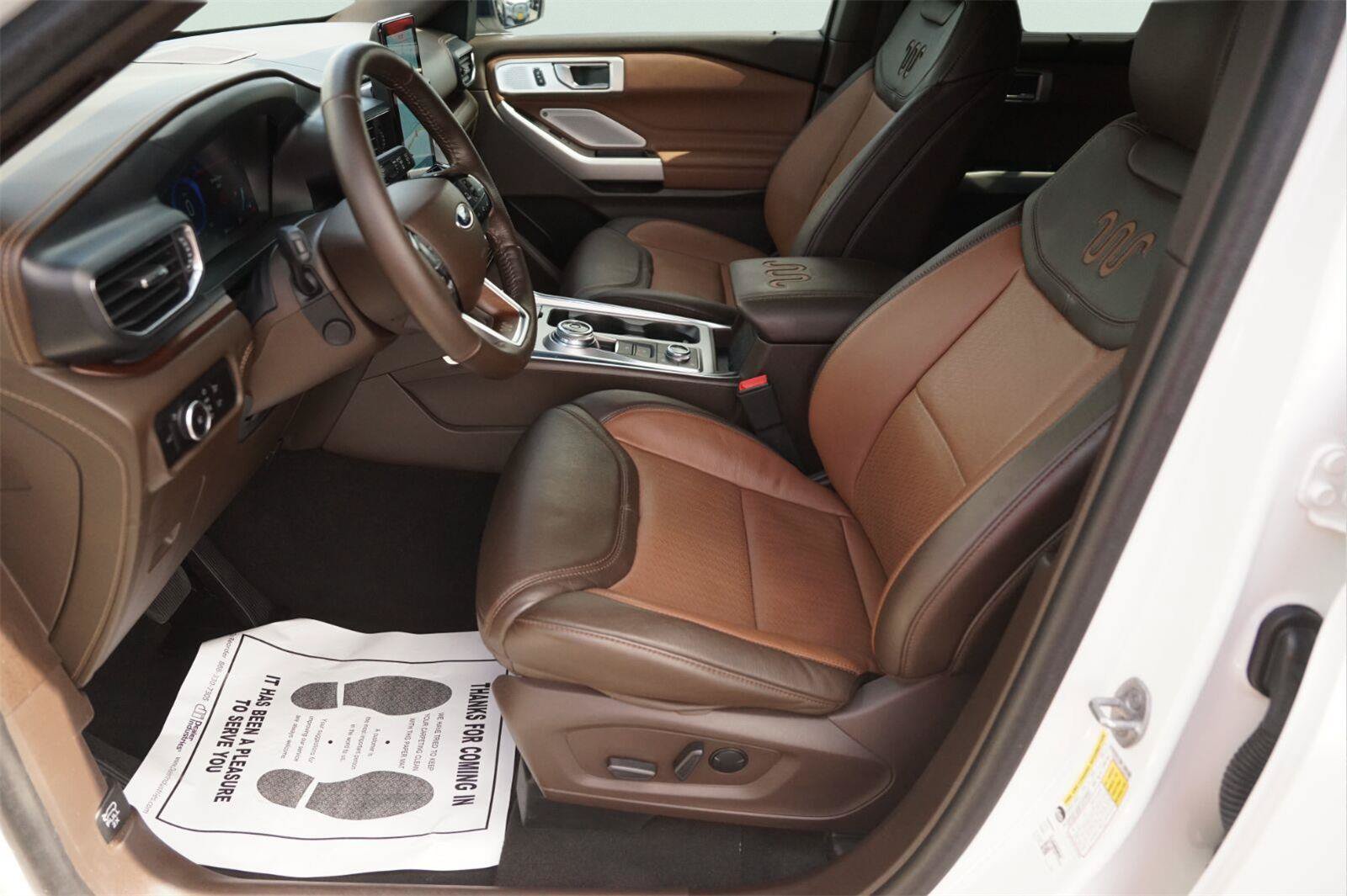 Certified 2023 Ford Explorer King Ranch w/ Technology Package AWD/4WD image 9