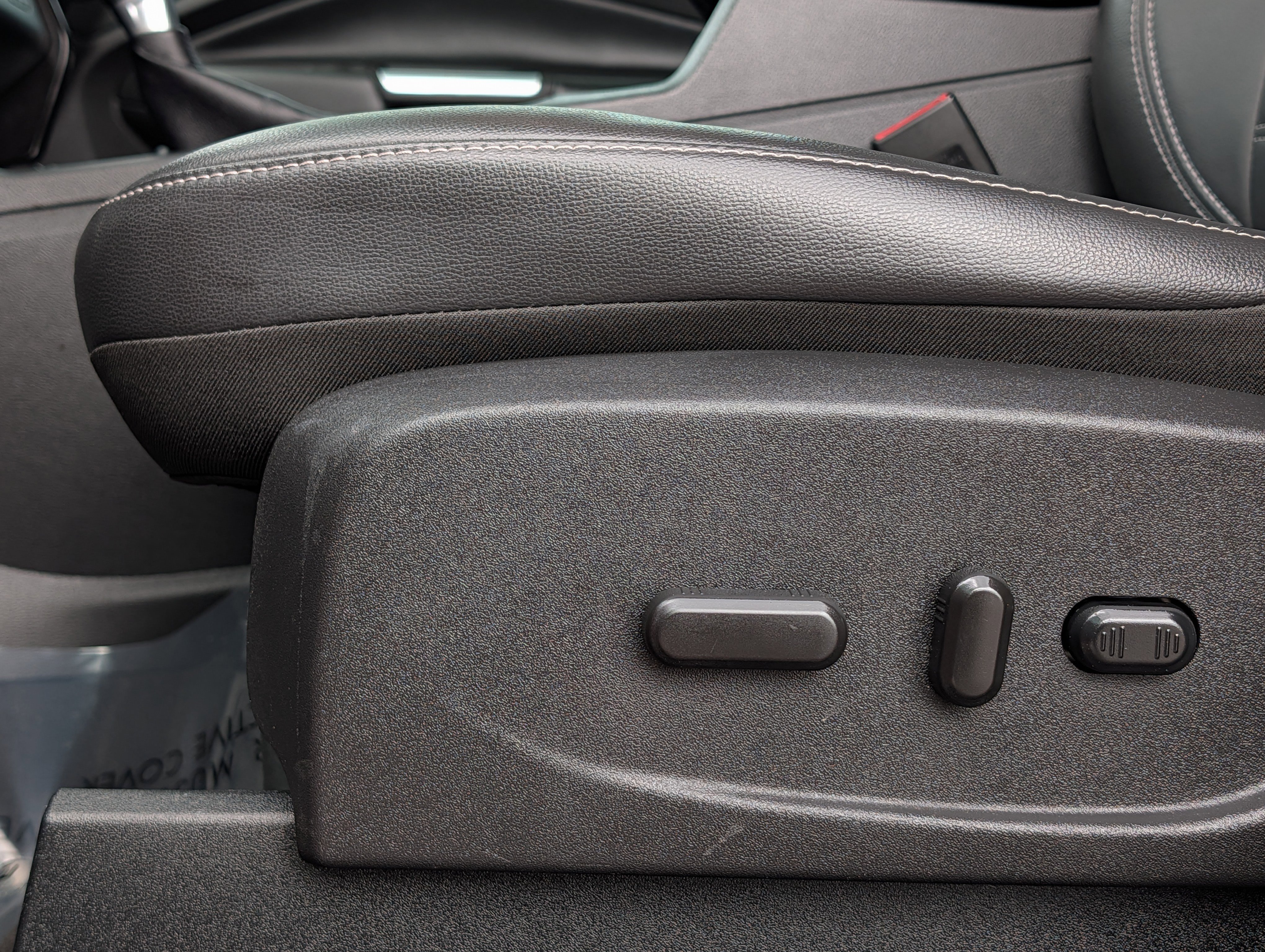 Certified 2018 Ford Escape Titanium image 23