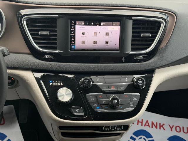 Used 2023 Chrysler Voyager LX FWD image 21