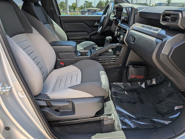 Used 2024 Toyota Tacoma TRD Sport AWD/4WD image 36