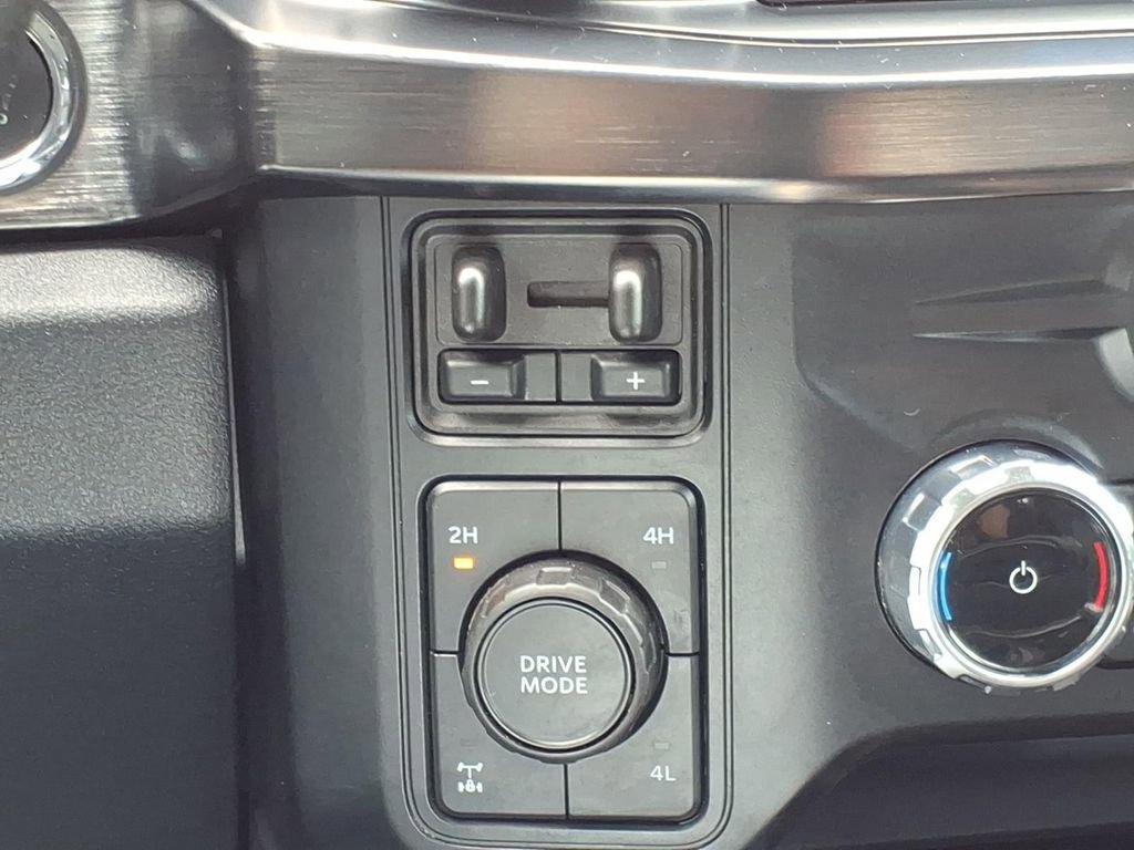 Certified 2025 Ford F250 Lariat w/ Lariat Ultimate Package AWD/4WD image 25
