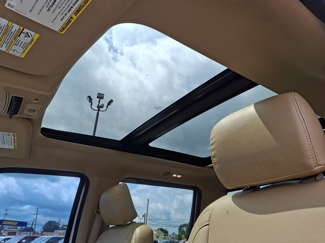 Certified 2019 Ford F250 XLT w/ XLT Premium Package AWD/4WD image 15