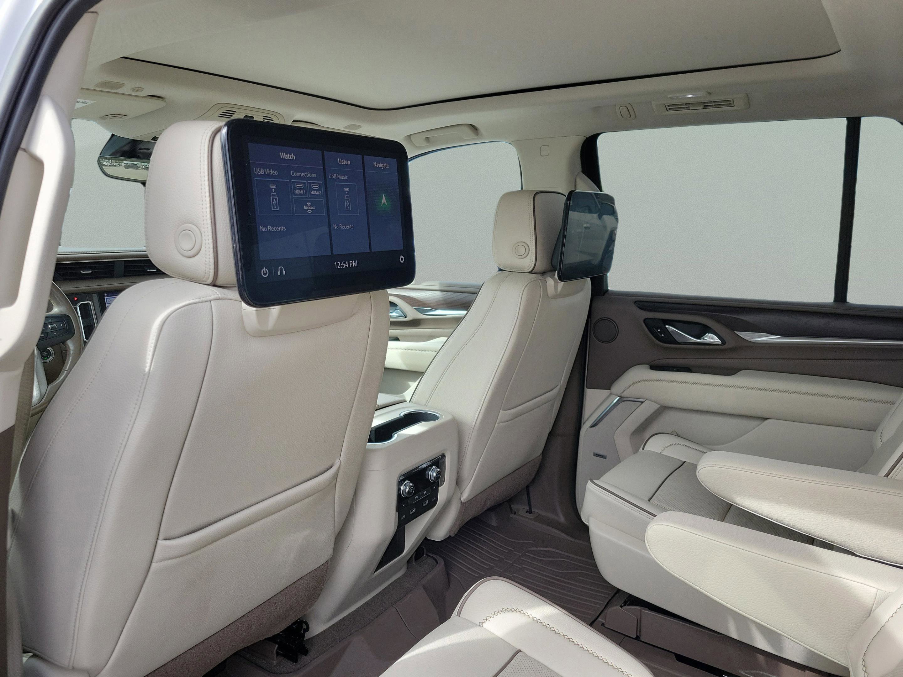 Used 2021 GMC Yukon Denali w/ Denali Premium Package image 23