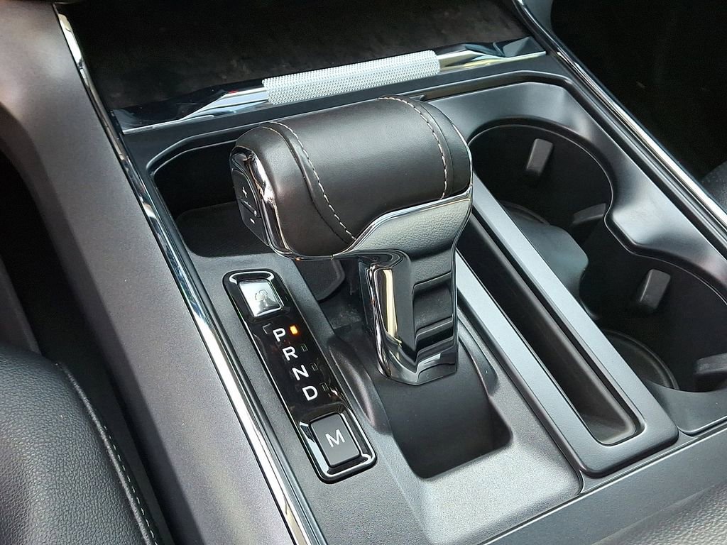 Certified 2022 Ford F150 Lariat w/ Equipment Group 502A High image 16