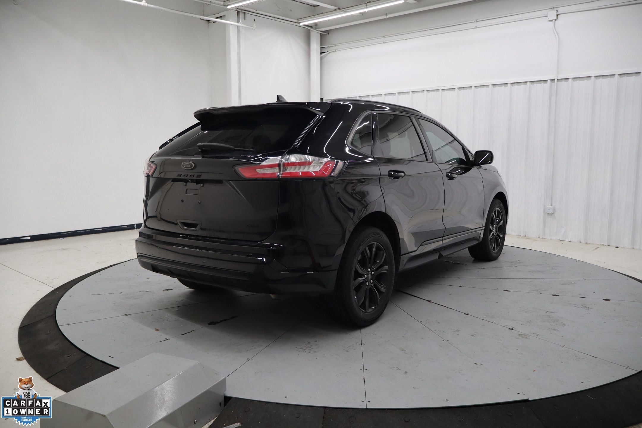 Certified 2022 Ford Edge SE w/ Black Appearance Package image 5