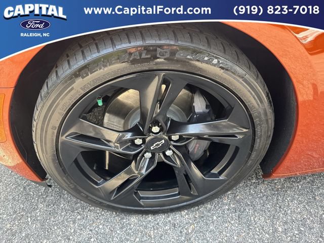Used 2022 Chevrolet Camaro LT RWD image 13