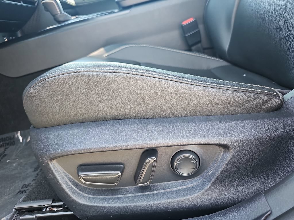Used 2025 Toyota Camry SE FWD image 27