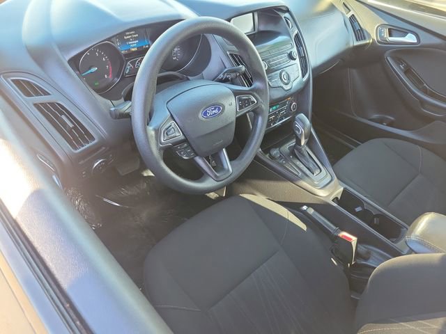 Certified 2018 Ford Focus SE w/ SE Appearance Package image 6