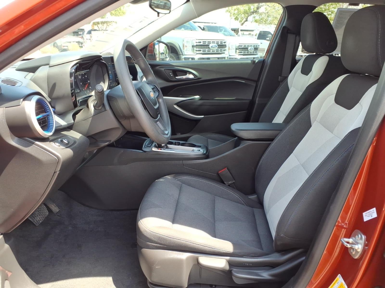 Used 2024 Chevrolet Trax LS w/ LS Convenience Package FWD image 22