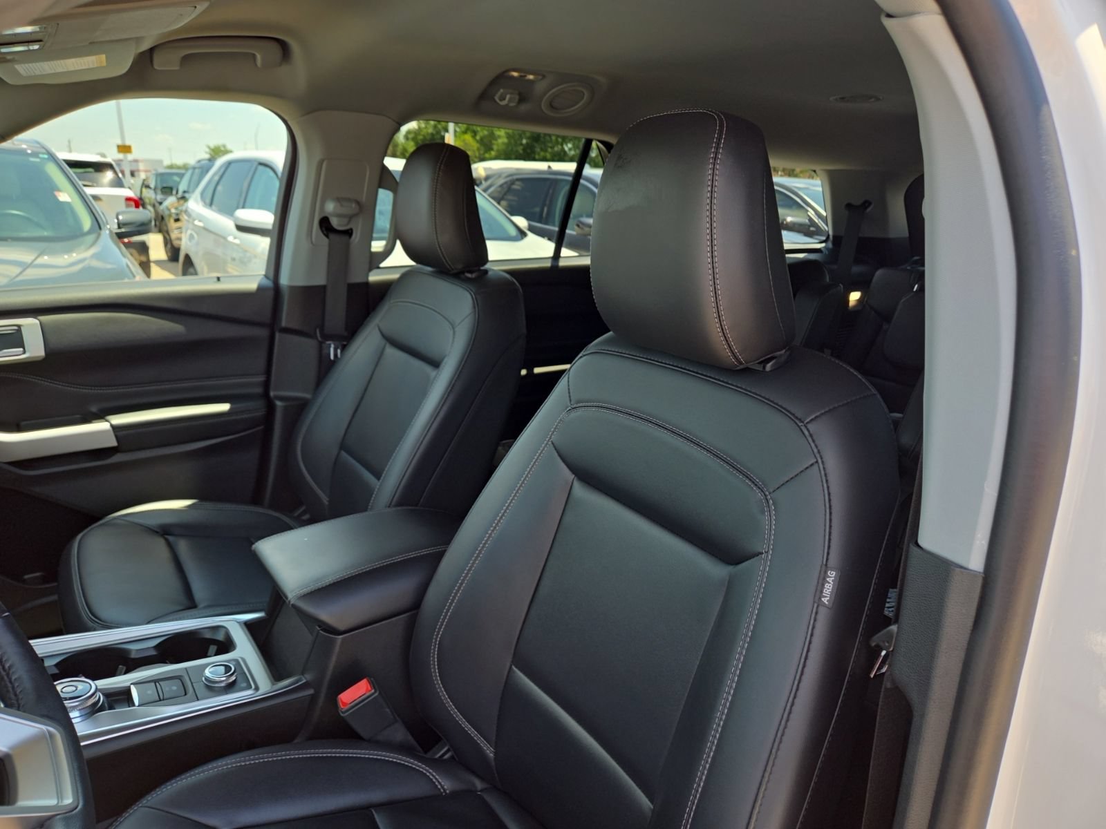 Certified 2022 Ford Explorer XLT w/ Equipment Group 202A AWD/4WD image 23