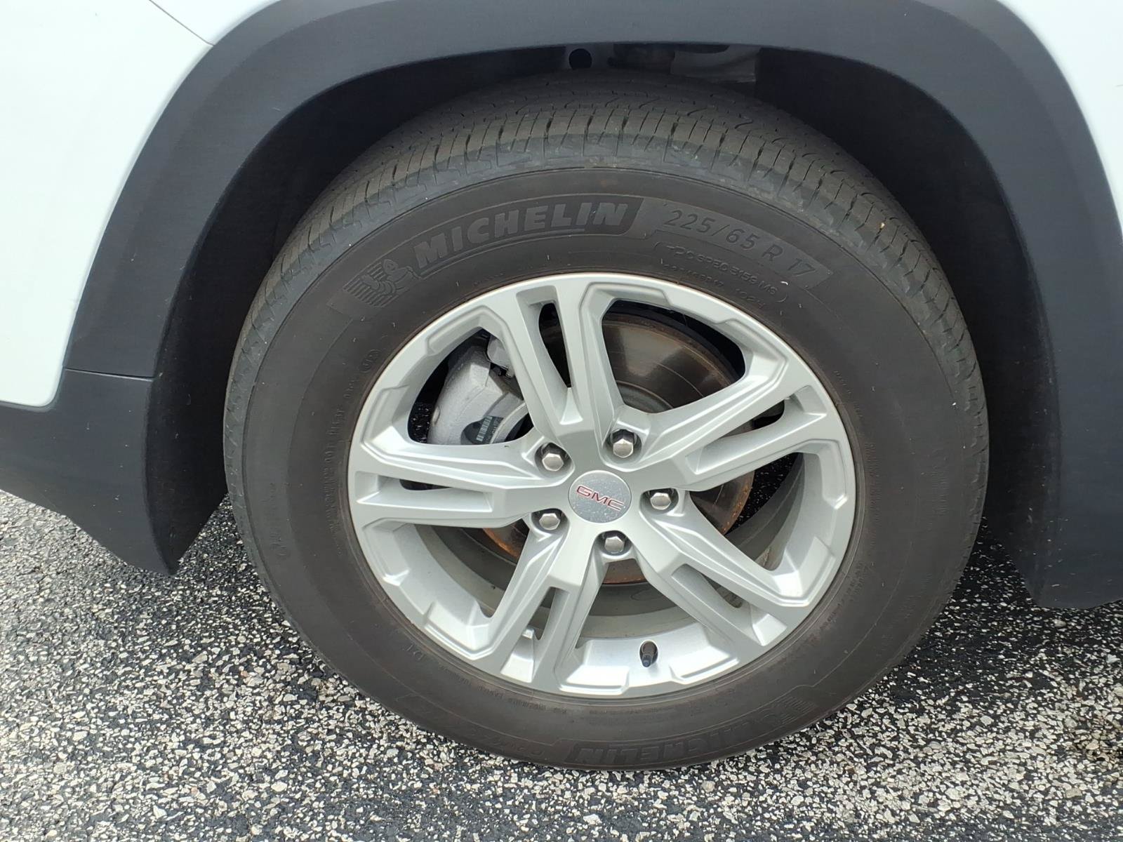 Used 2024 GMC Terrain SLE w/ Driver Convenience Package FWD image 19