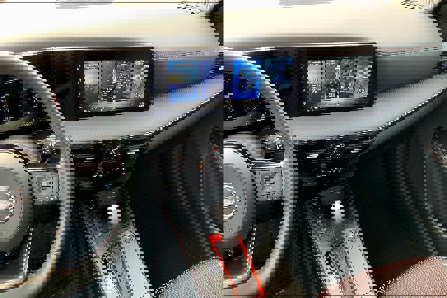 Used 2026 Nissan Kicks SR image 9