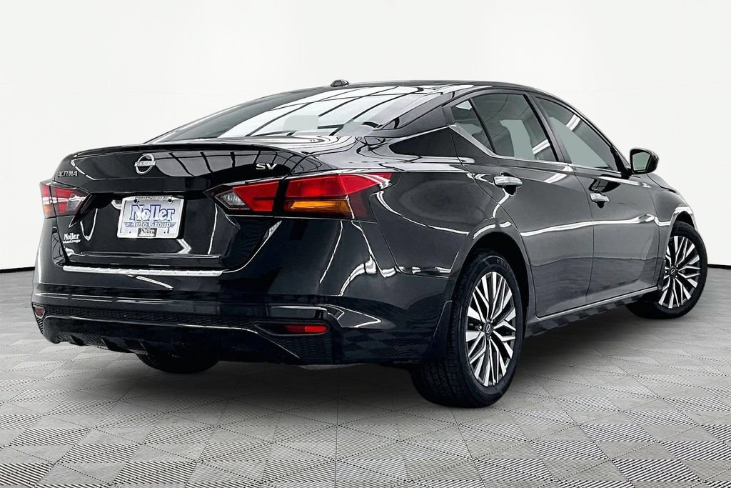 Used 2023 Nissan Altima 2.5 SV FWD image 2