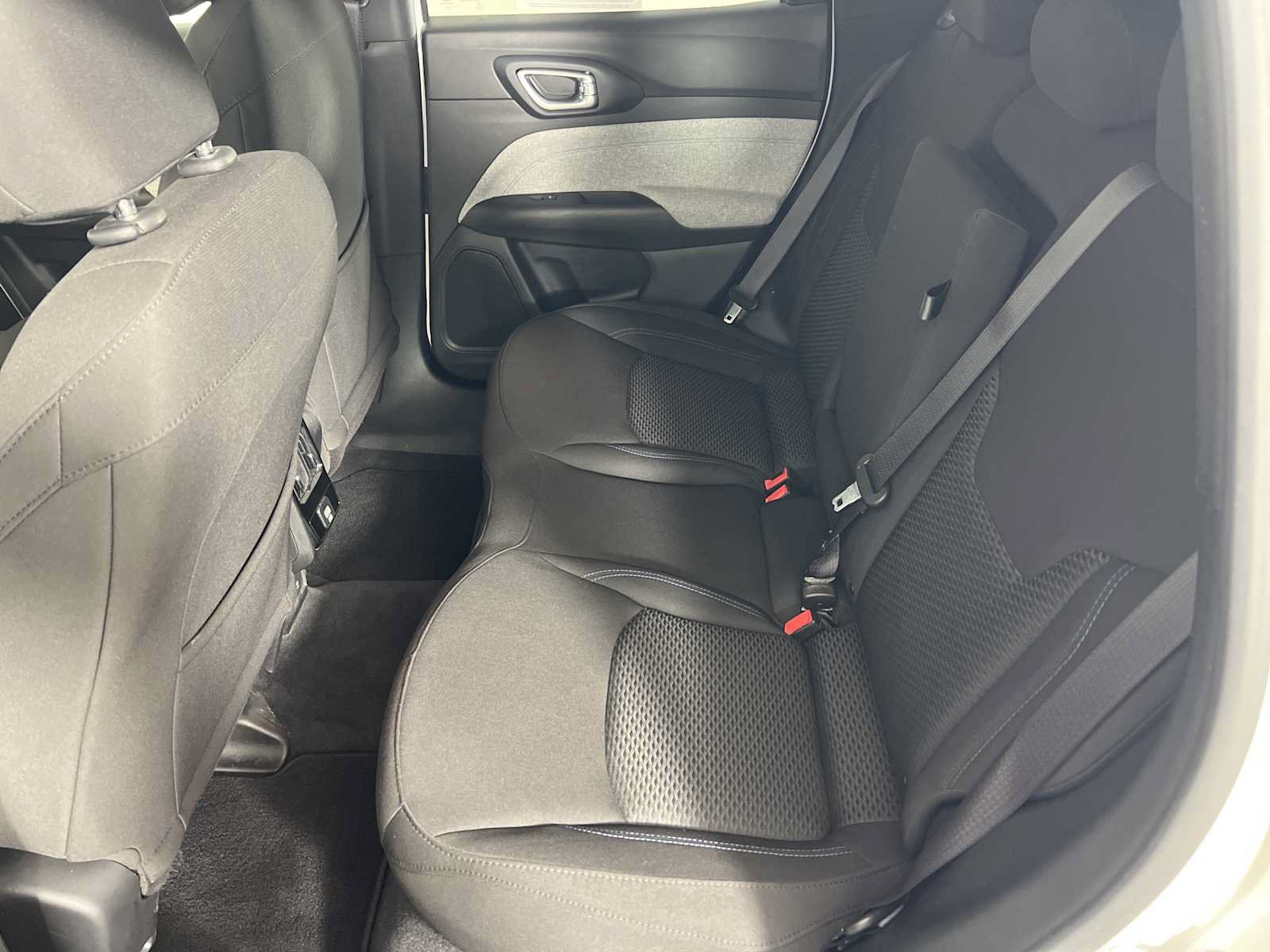 Used 2023 Jeep Compass Sport AWD/4WD image 23