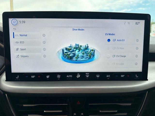 Certified 2023 Ford Escape SE w/ PHEV Premium Package FWD image 19