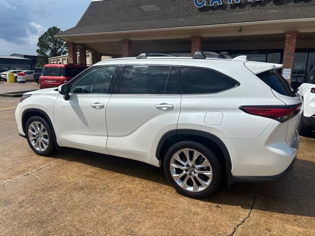 Used 2020 Toyota Highlander Limited AWD/4WD image 3