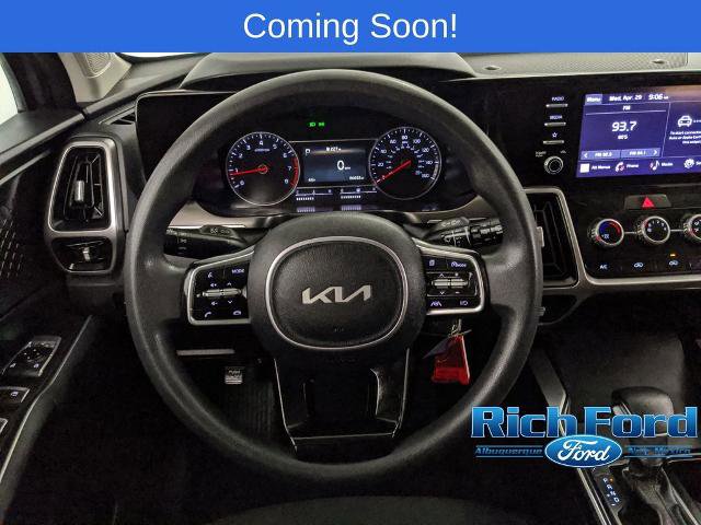 Used 2022 Kia Sorento LX AWD/4WD image 11