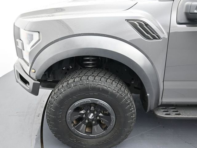 Certified 2018 Ford F150 Raptor w/ Equipment Group 802A Luxury image 9