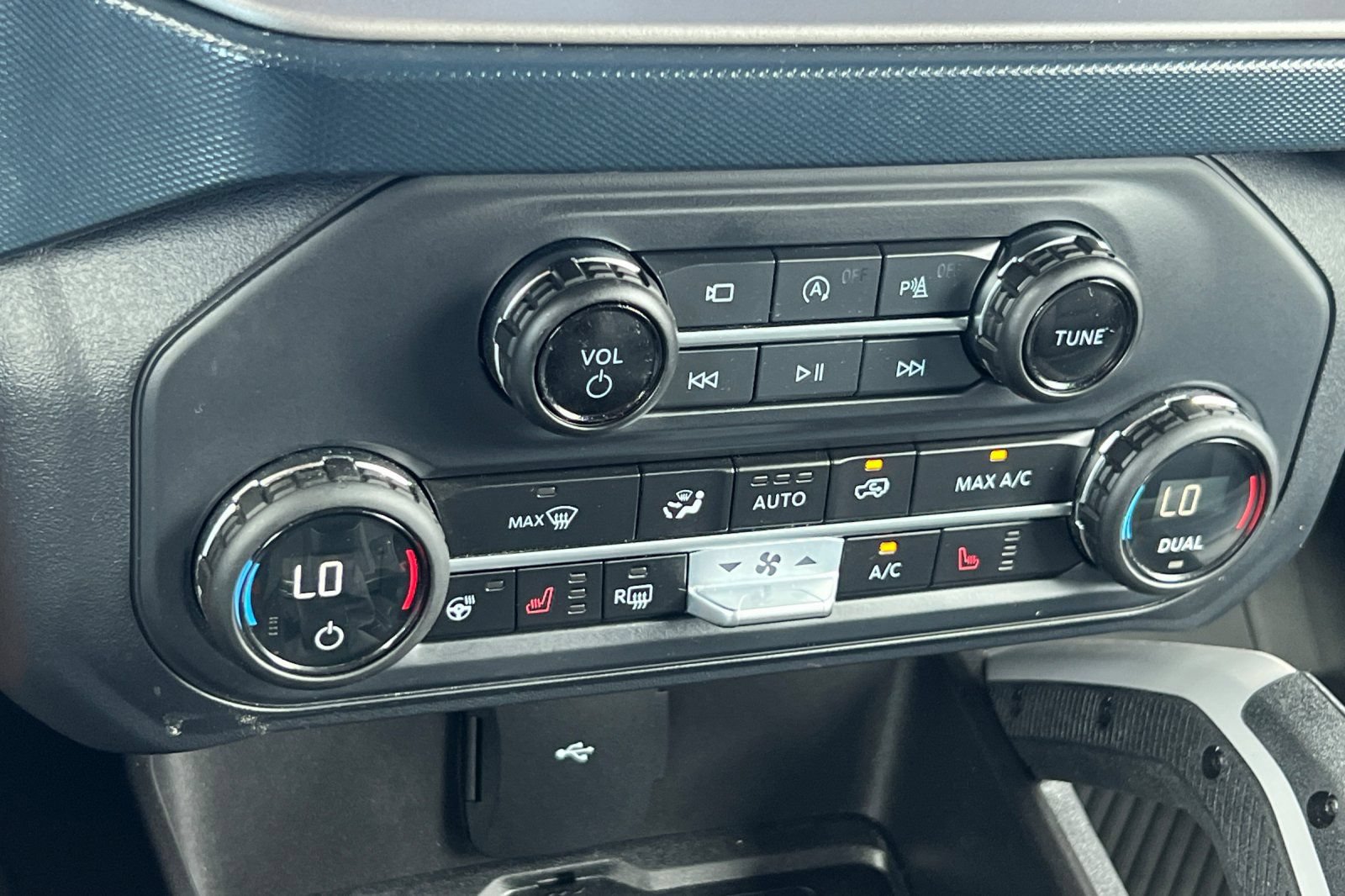 Certified 2023 Ford Bronco Outer Banks AWD/4WD image 23