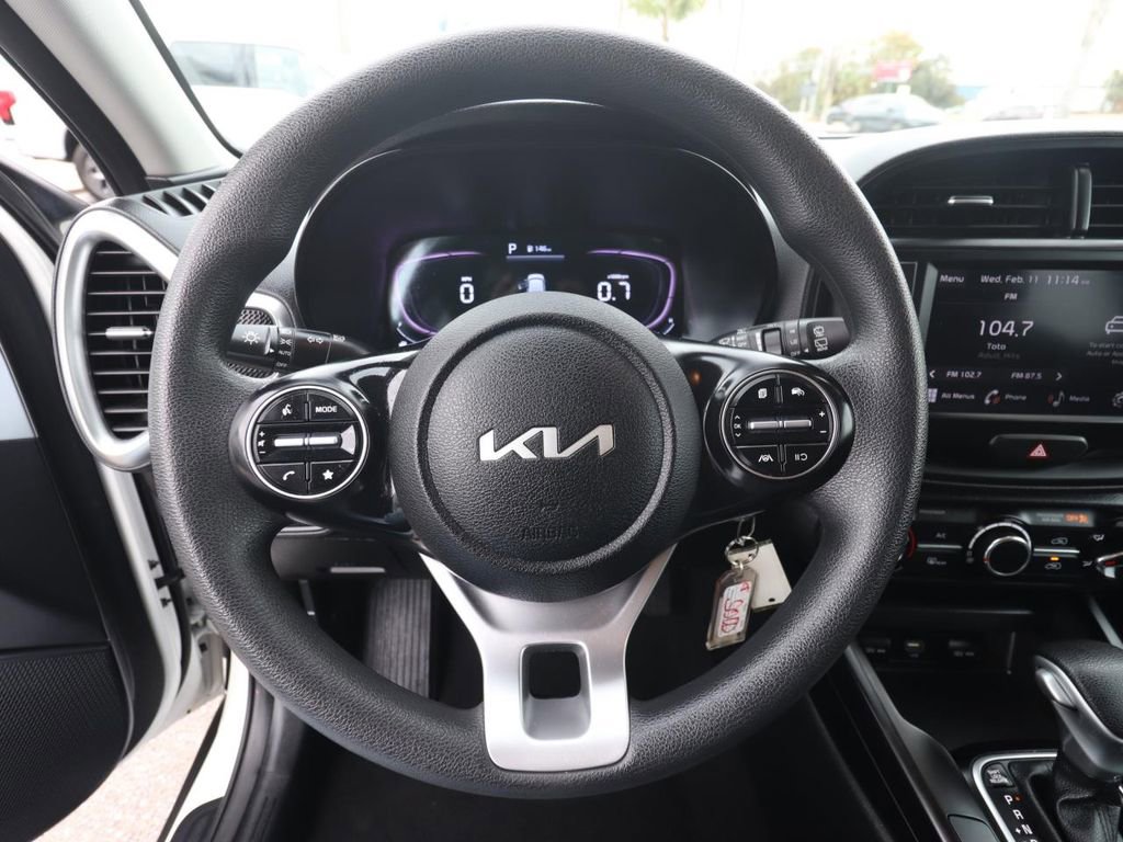 Used 2025 Kia Soul LX w/ LX Technology Package image 18