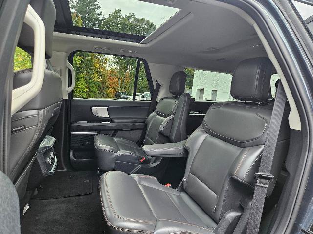 Certified 2025 Ford Expedition Active AWD/4WD image 10
