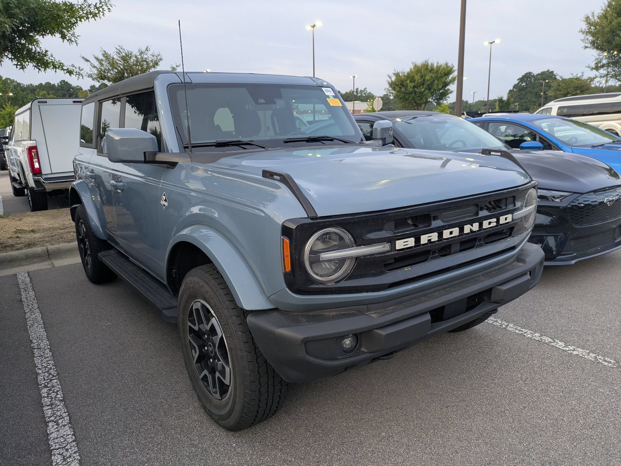 Certified 2024 Ford Bronco Outer Banks AWD/4WD image 1
