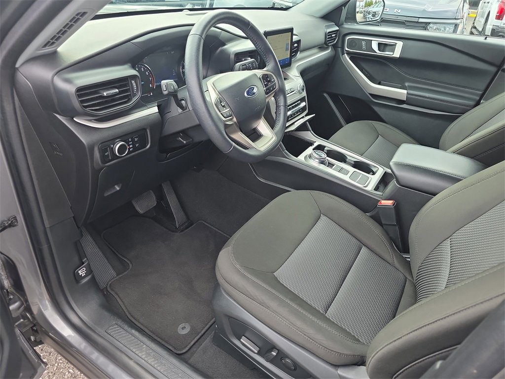 Certified 2024 Ford Explorer XLT image 11