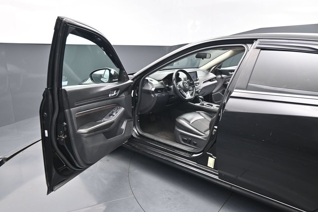 Used 2019 Nissan Altima 2.5 SR w/ SR Premium Package FWD image 9
