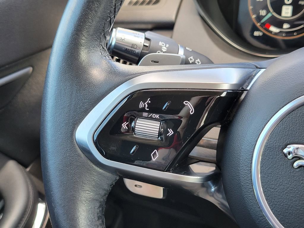 Used 2021 Jaguar E-PACE SE image 29